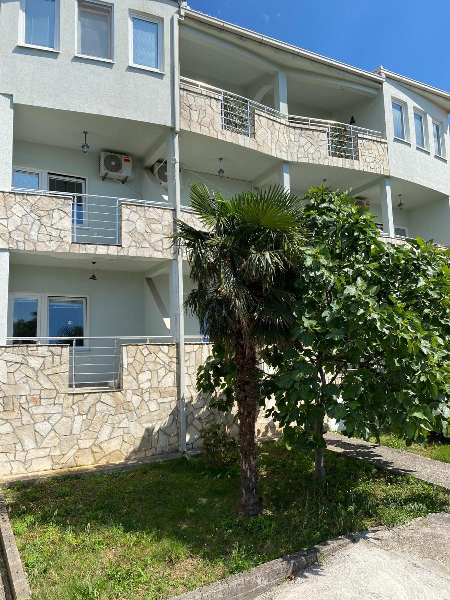 Apartments Vila Kurtagic Dobra Voda Buitenkant foto